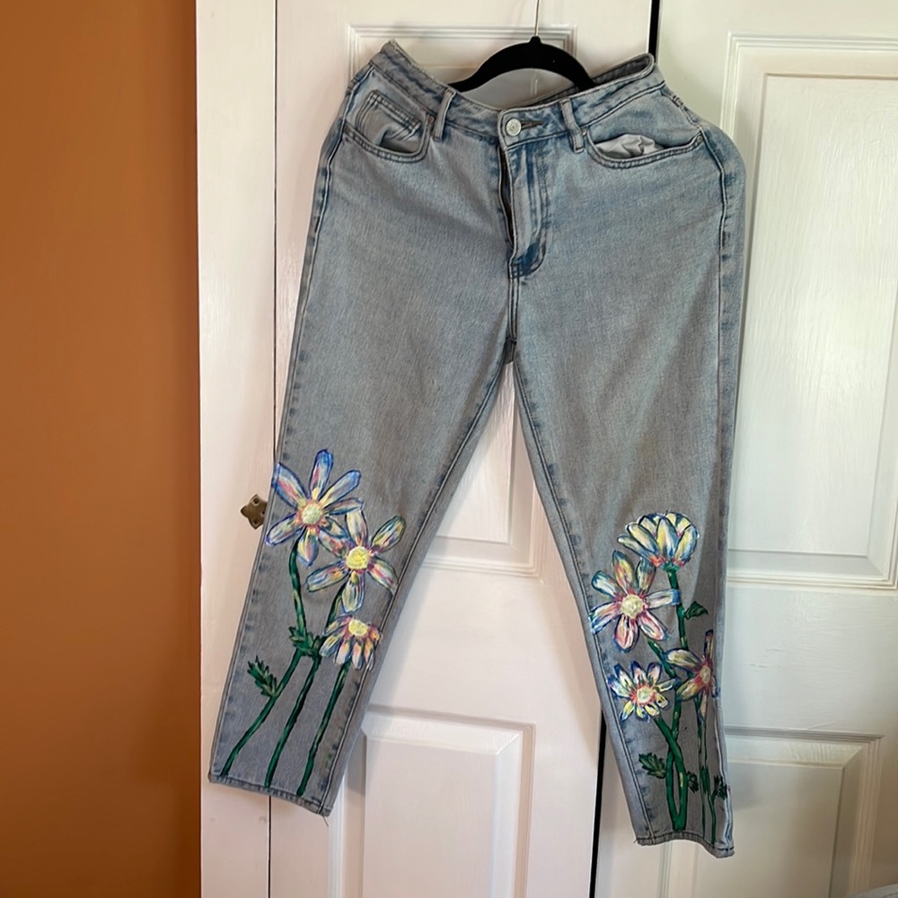 Hand painted PAC Sun mom jeans, size 4-ish (pac sun 26)